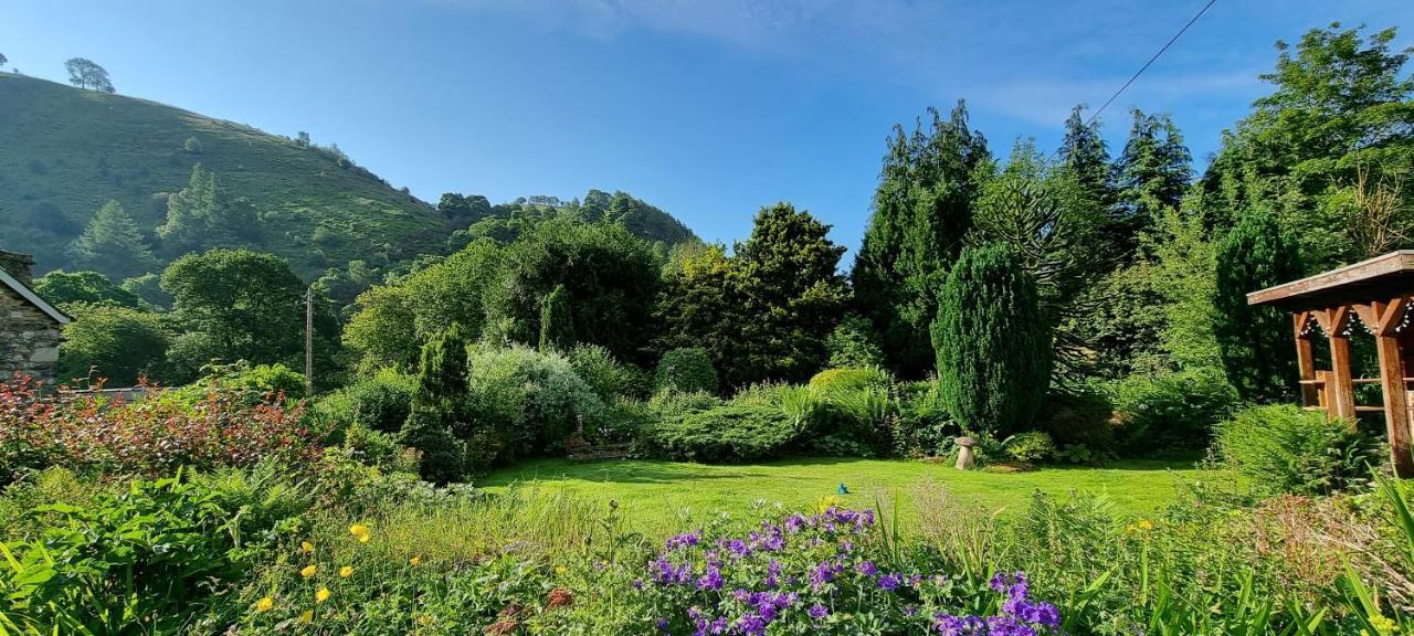 Modern And Spacious 2 Bedroom Apartment With Free Parking Glyn Ceiriog Екстер'єр фото