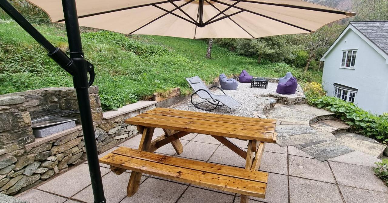 Modern And Spacious 2 Bedroom Apartment With Free Parking Glyn Ceiriog Екстер'єр фото