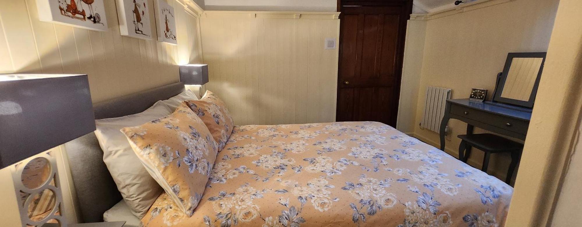Modern And Spacious 2 Bedroom Apartment With Free Parking Glyn Ceiriog Екстер'єр фото